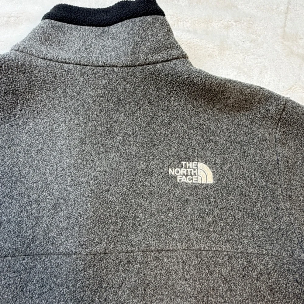 The North Face Gordon Lyons Quarter Zip Fleece Pullover Gray Mens outdoor hike S